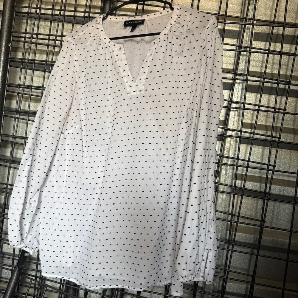 4/$25 Lane Bryant White Dot Tunic Blouse 18 3d textured capsule light fresh A8